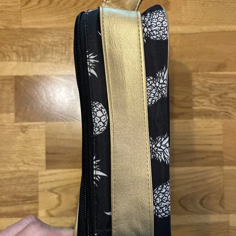 Simply Southern Pineapple Lunchbox Black White Gold Zip Closer Handle Pockets